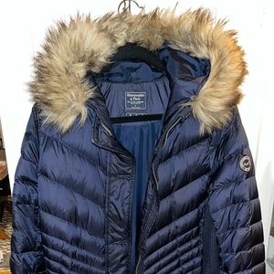 Abercrombie women’s large navy blue parka/puffer jacket with faux fur hood